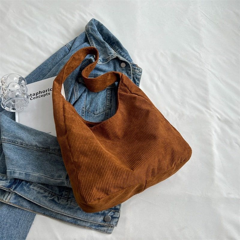 accessoire mode sac à bandoulière en velours côtelé