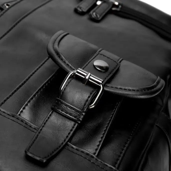 sac à dos noir pour les aventuriers