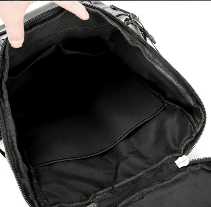 sac à dos pratique en simili cuir noir