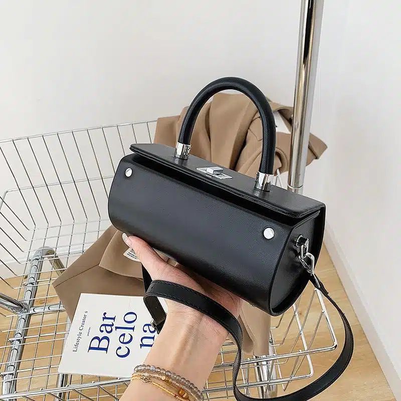 sac bandoulière en cuir avec un design raffiné pour femmes