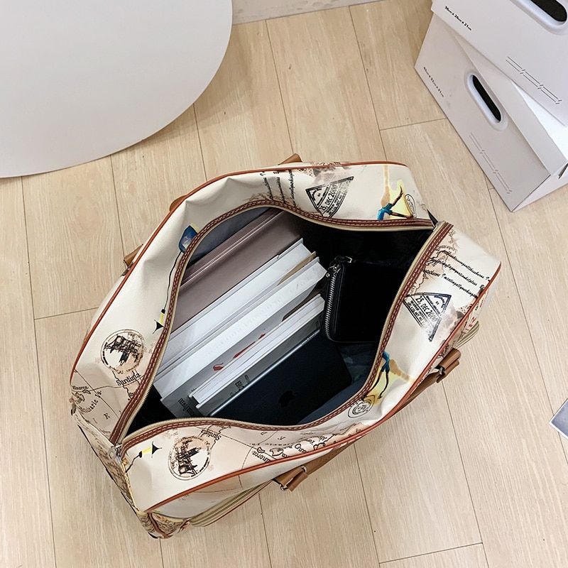 sac de voyage beige avec roulettes